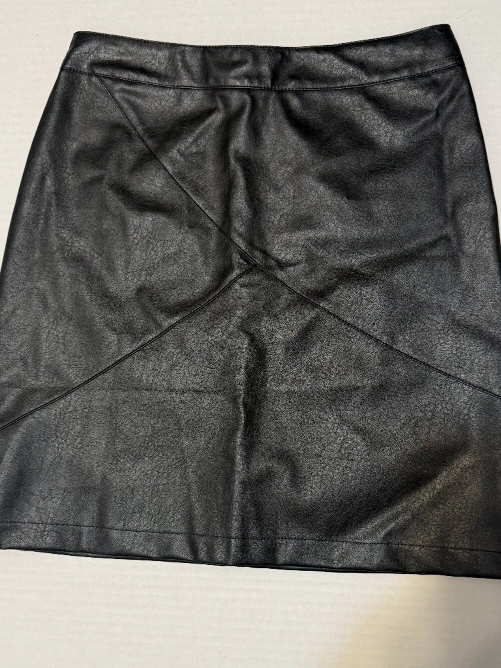Zeagoo Black Faux Leather Mini, Geometric Panel Zip Back, Size Small